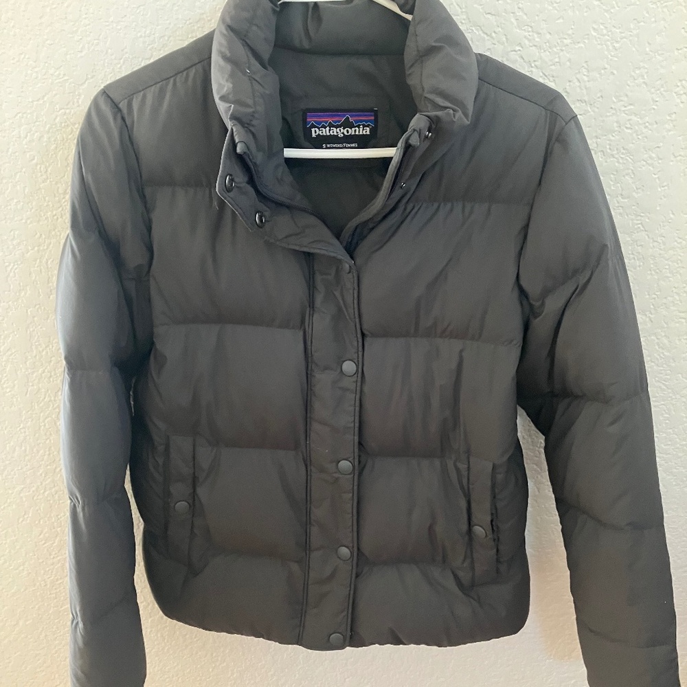 Patgonia Women's Silent Down Jacket Puffer Gray Small